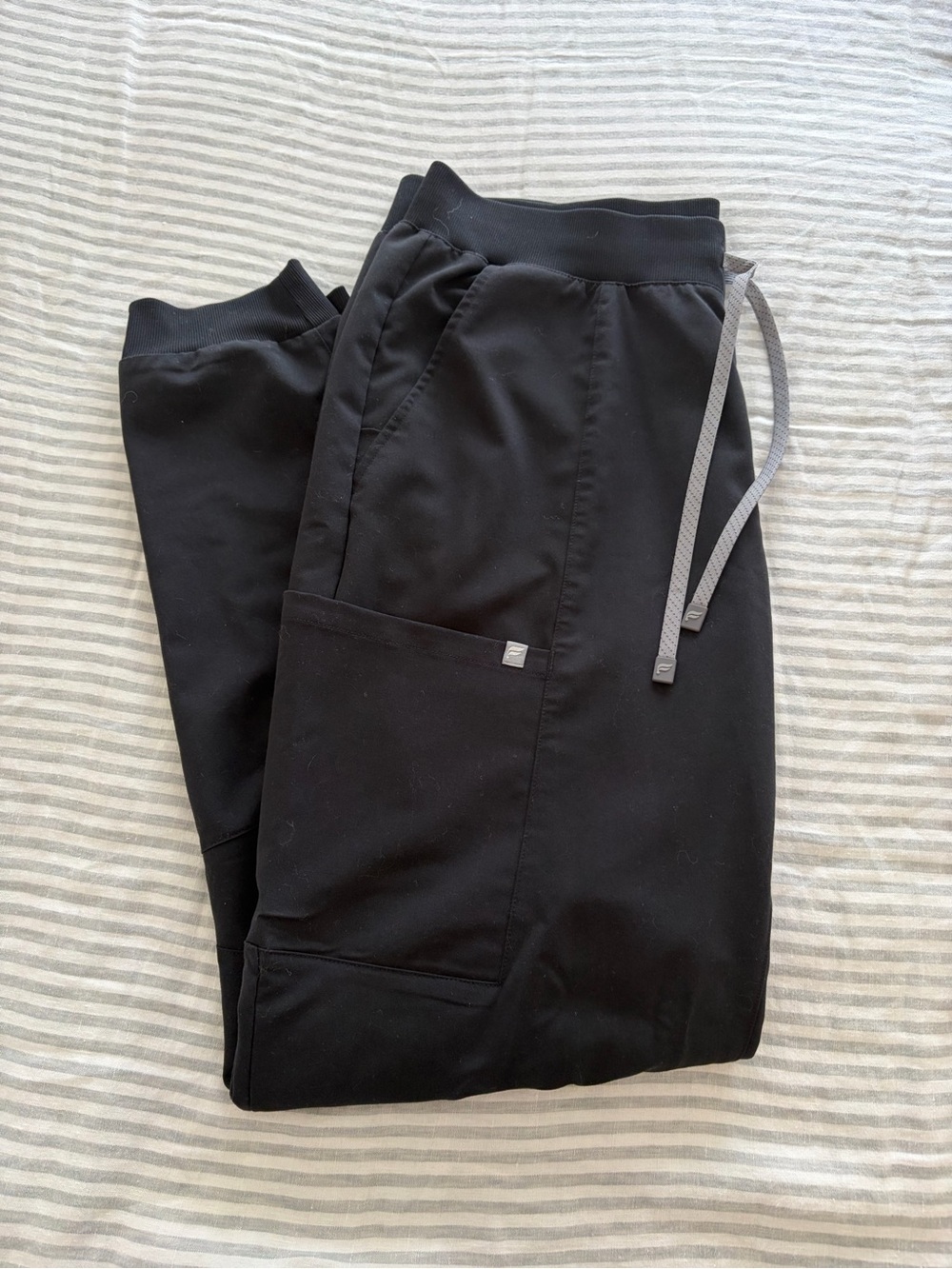 Fabletics Black Scrub Set - Picture 2 of 5